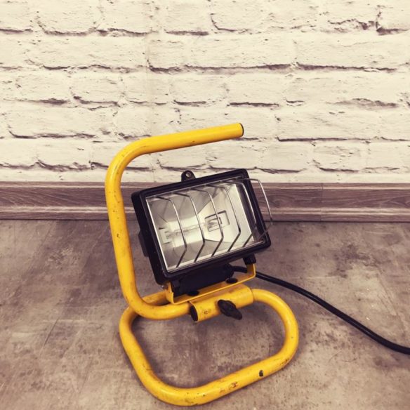 Baustrahler / Halogenstrahler / Flutlicht / 150W