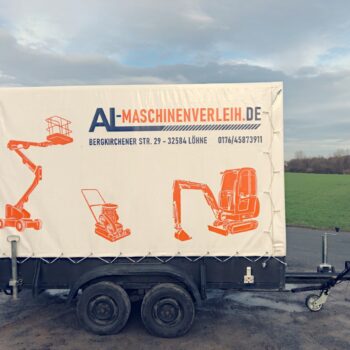 Anhänger mit hohem Aufbau / 1200 kg / Innenmaße 300x131x201