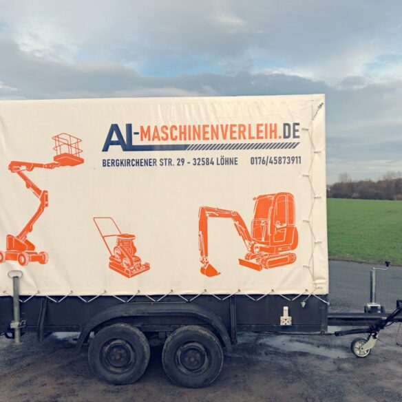 Anhänger mit hohem Aufbau / 1200 kg / Innenmaße 300x131x201