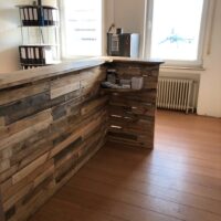 Innenansicht unseres Büros - Perspektive von der Bürotür hereinkommend