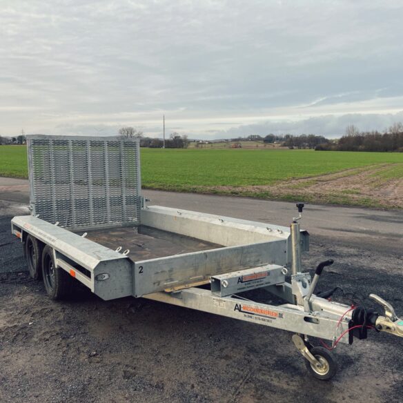 2,7t Baumaschinentransportanhänger 300 x 150 cm